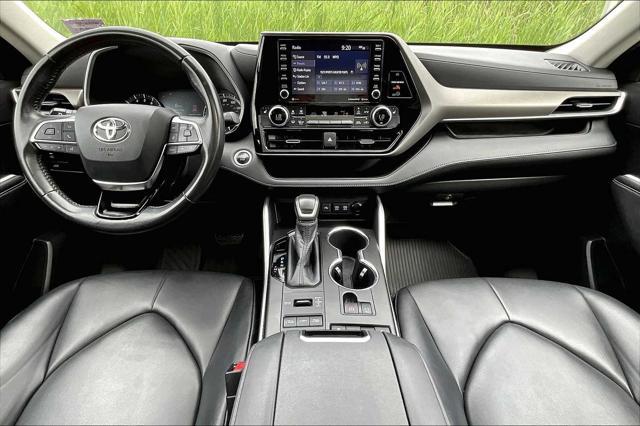 used 2020 Toyota Highlander car, priced at $28,900