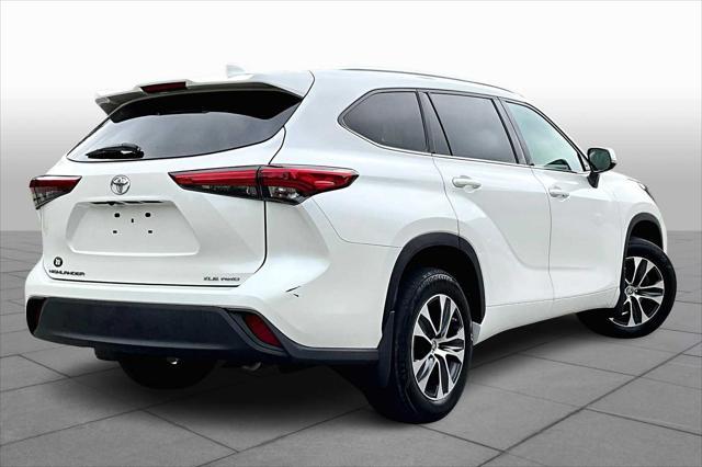 used 2020 Toyota Highlander car, priced at $28,900