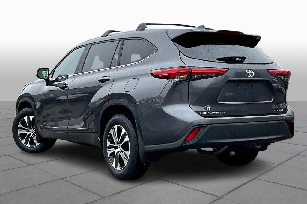 used 2023 Toyota Highlander car, priced at $42,900
