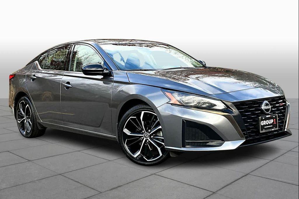 used 2023 Nissan Altima car, priced at $23,611