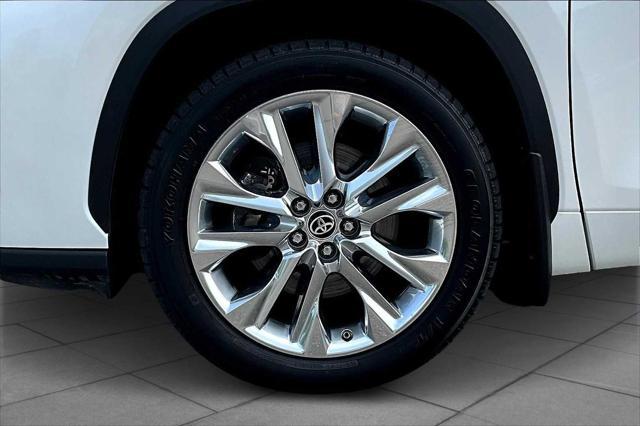 used 2021 Toyota Highlander car, priced at $39,500