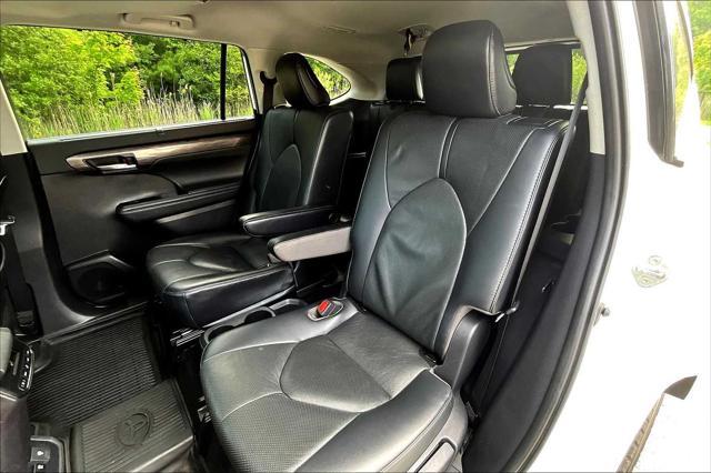 used 2021 Toyota Highlander car, priced at $39,500