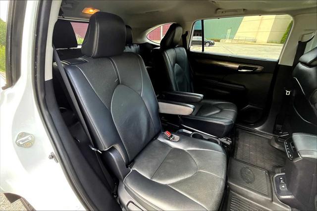 used 2021 Toyota Highlander car, priced at $39,500
