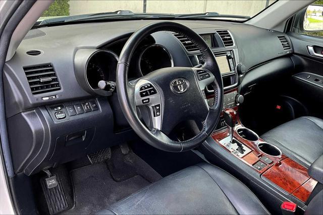 used 2013 Toyota Highlander car, priced at $15,500
