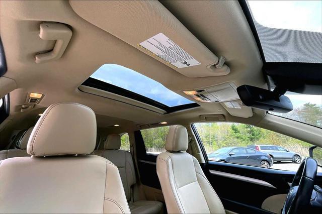 used 2019 Toyota Highlander car, priced at $31,900