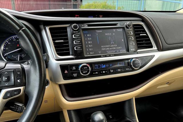 used 2019 Toyota Highlander car, priced at $31,900
