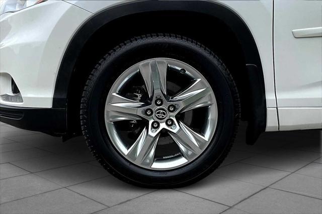 used 2016 Toyota Highlander car, priced at $25,990