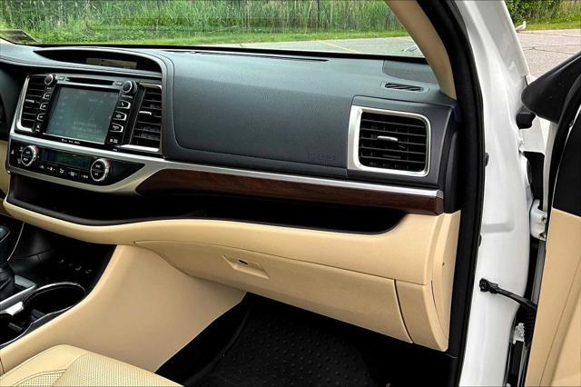used 2016 Toyota Highlander car, priced at $25,990