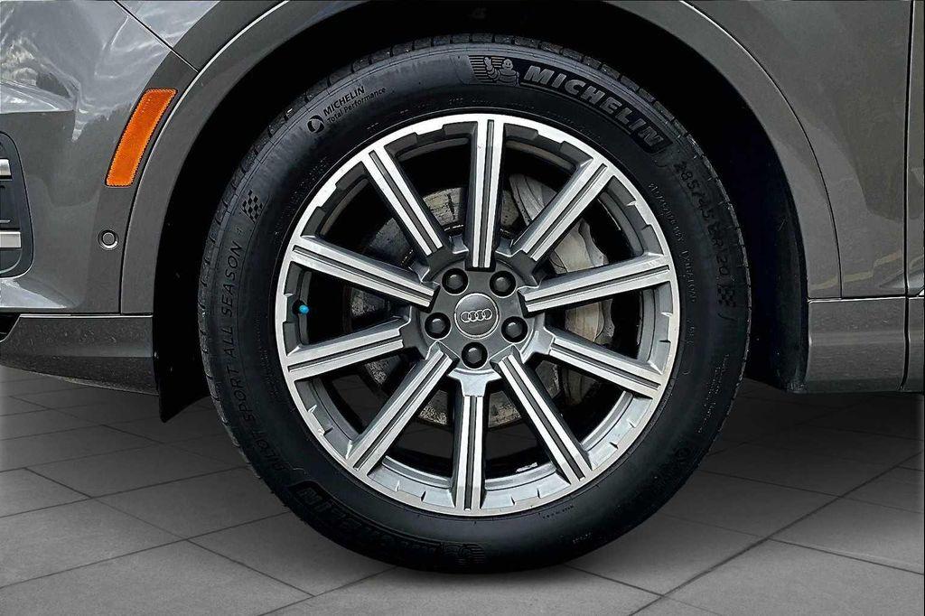 used 2019 Audi Q7 car, priced at $20,106
