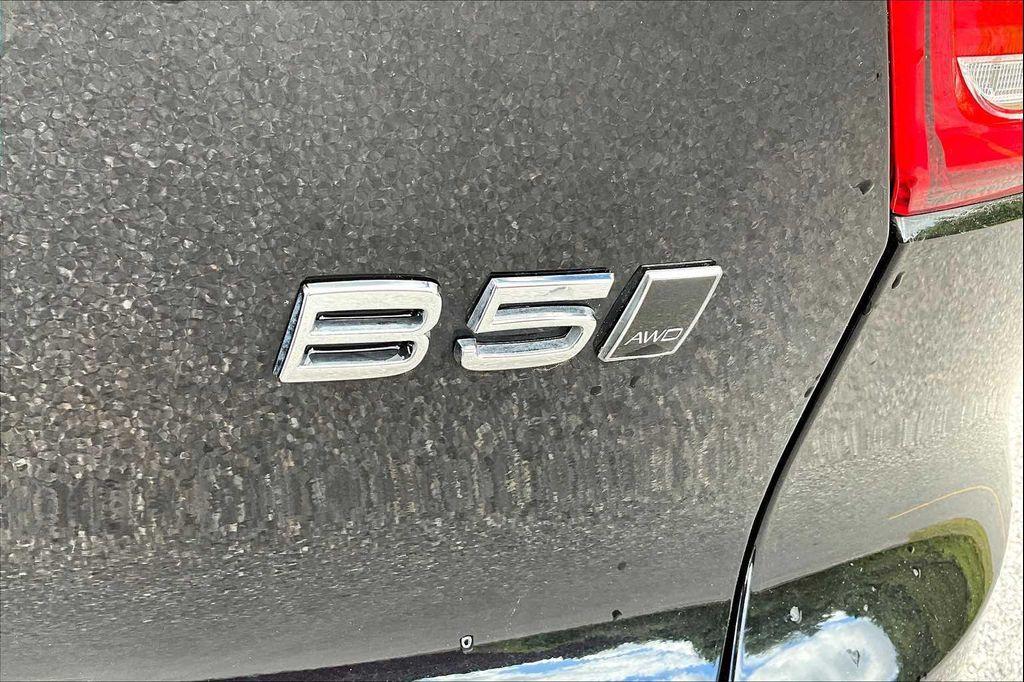 used 2025 Volvo XC40 car, priced at $35,552