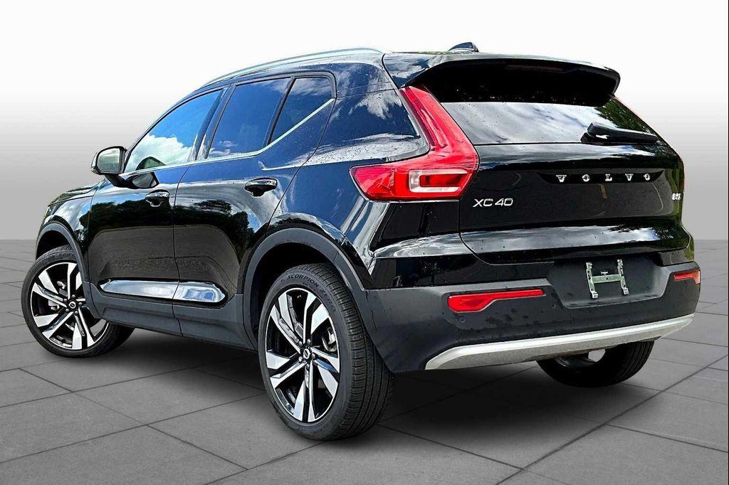 used 2025 Volvo XC40 car, priced at $35,552