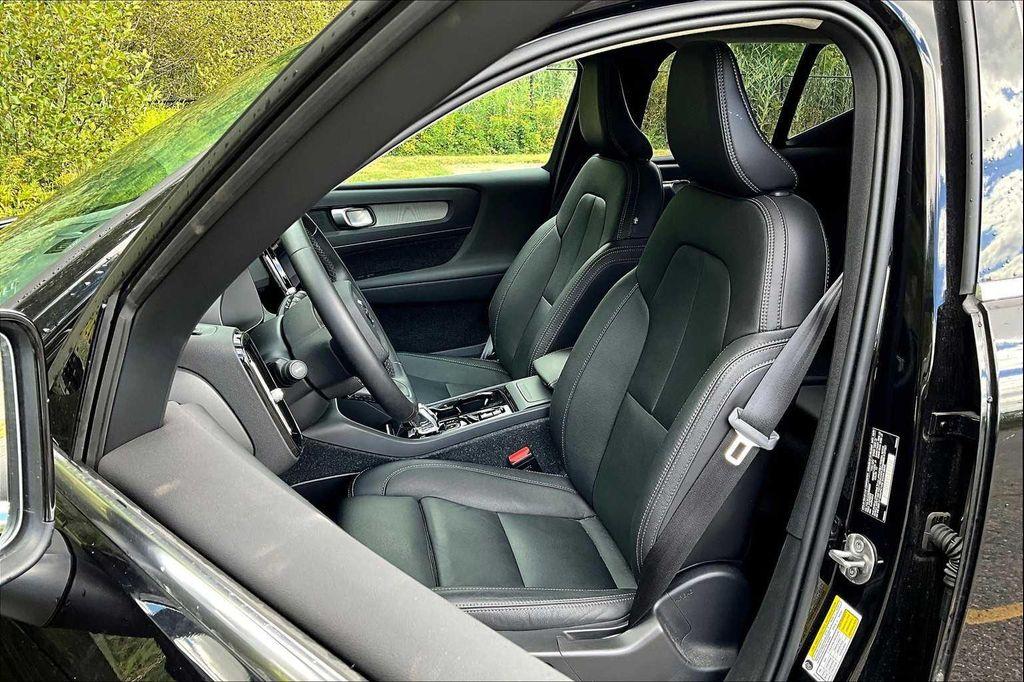 used 2025 Volvo XC40 car, priced at $35,552