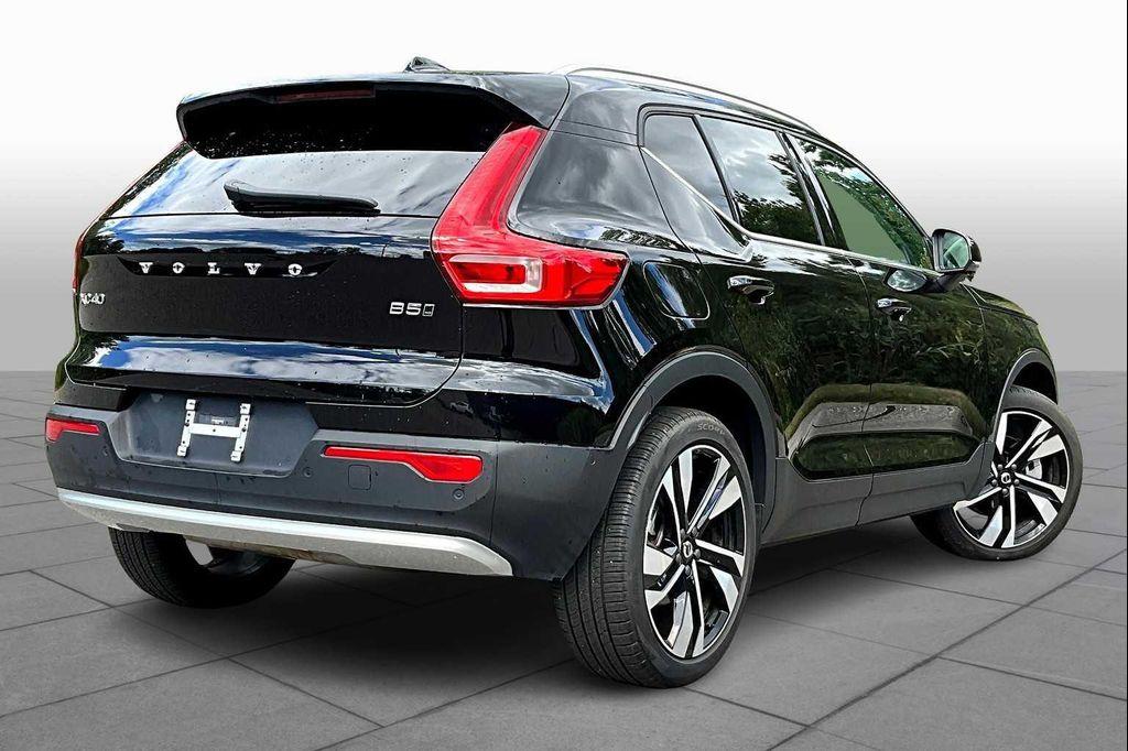 used 2025 Volvo XC40 car, priced at $35,552