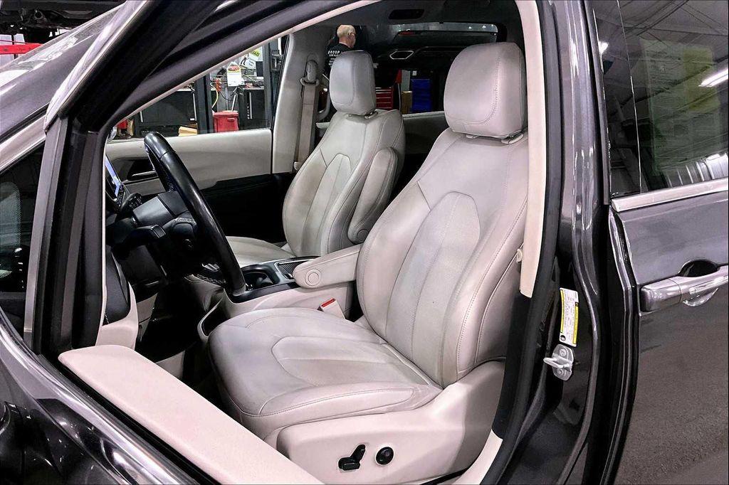 used 2021 Chrysler Pacifica Hybrid car, priced at $22,610