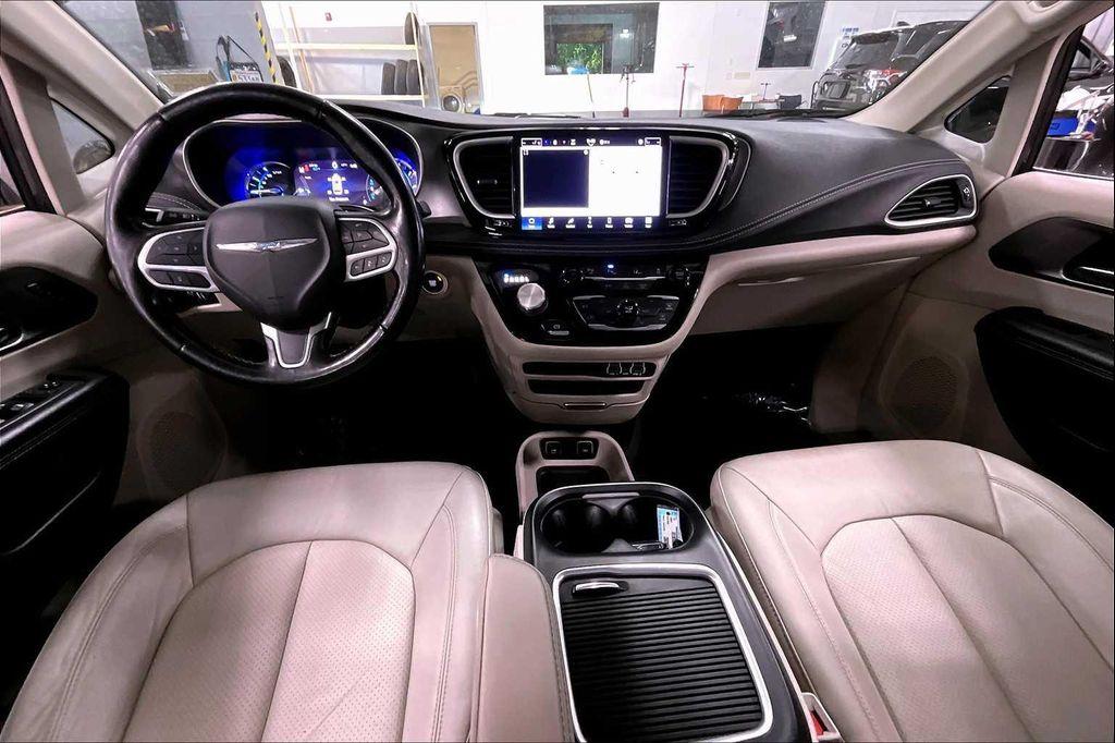 used 2021 Chrysler Pacifica Hybrid car, priced at $22,610