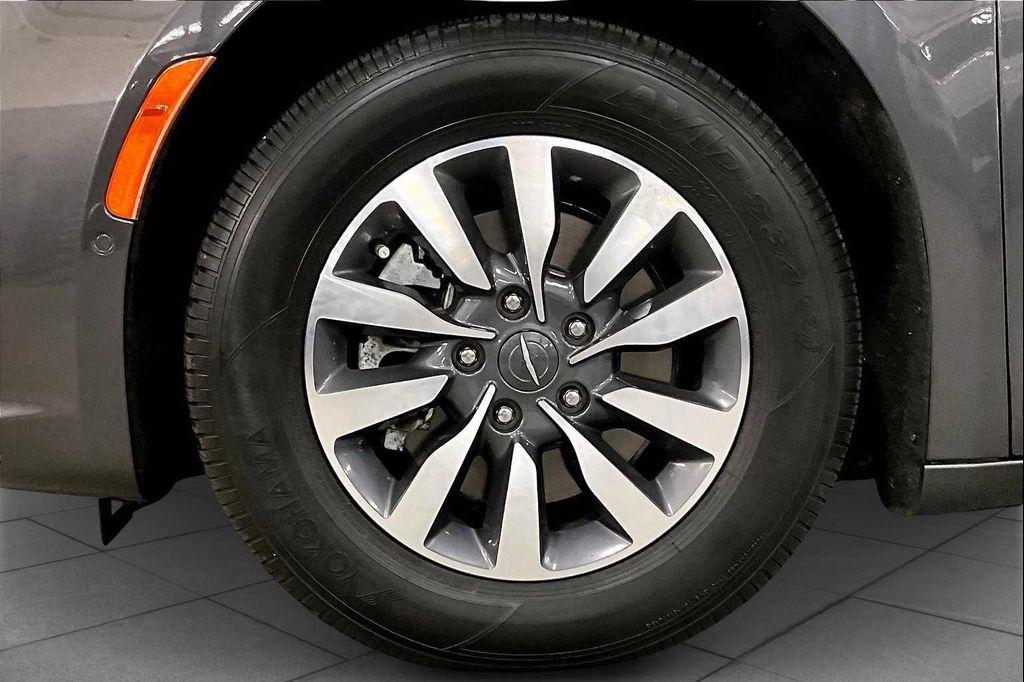 used 2021 Chrysler Pacifica Hybrid car, priced at $22,610
