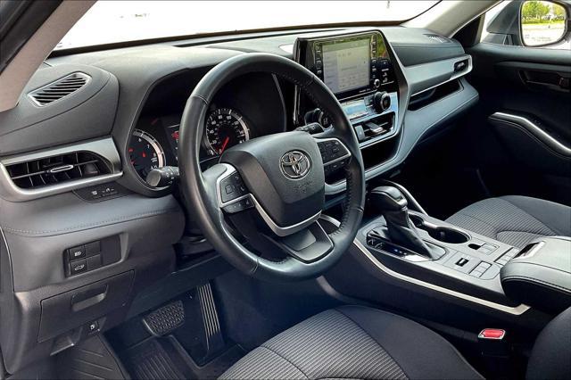 used 2022 Toyota Highlander car, priced at $33,500