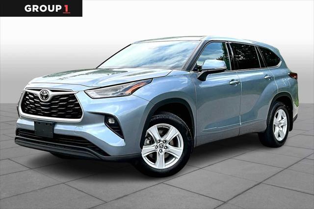 used 2022 Toyota Highlander car, priced at $33,500