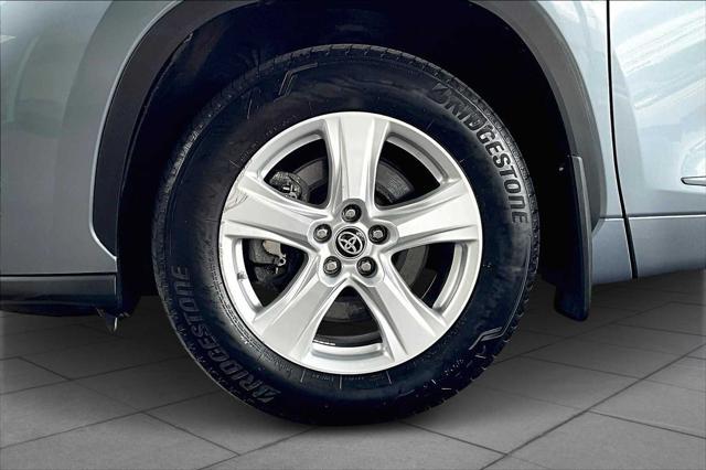 used 2022 Toyota Highlander car, priced at $33,500
