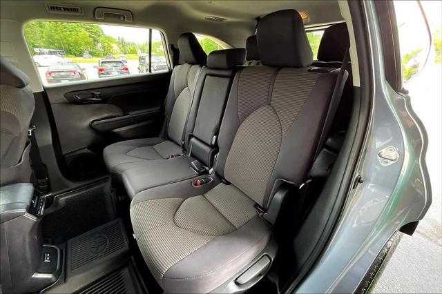 used 2022 Toyota Highlander car, priced at $33,500