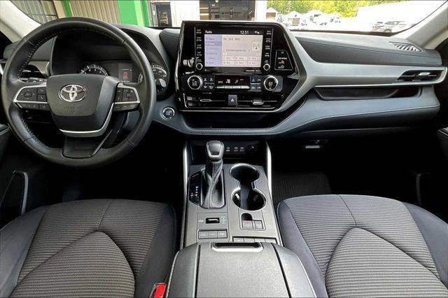 used 2022 Toyota Highlander car, priced at $33,500