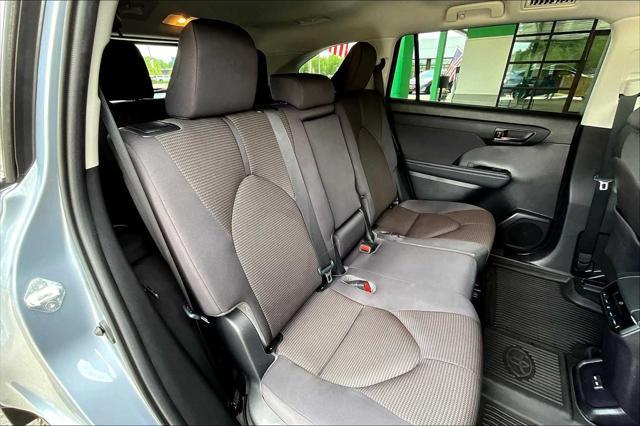 used 2022 Toyota Highlander car, priced at $33,500