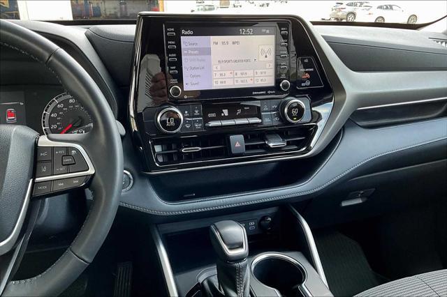 used 2022 Toyota Highlander car, priced at $33,500