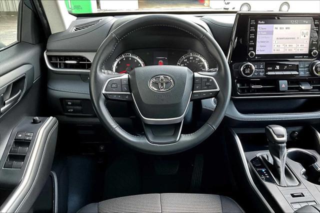 used 2022 Toyota Highlander car, priced at $33,500