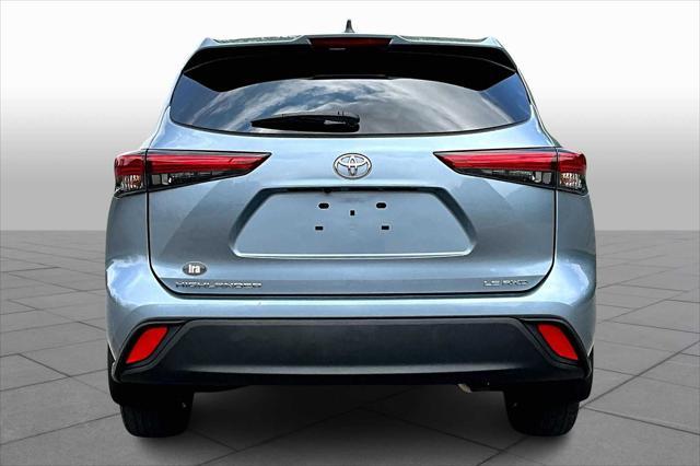 used 2022 Toyota Highlander car, priced at $33,500