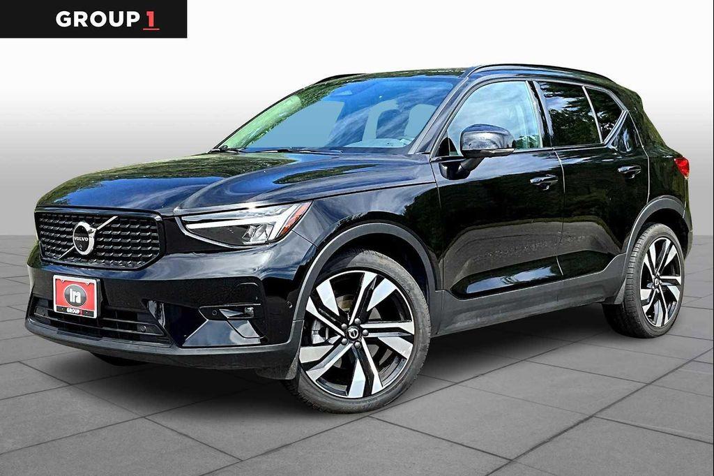 used 2025 Volvo XC40 car, priced at $33,900