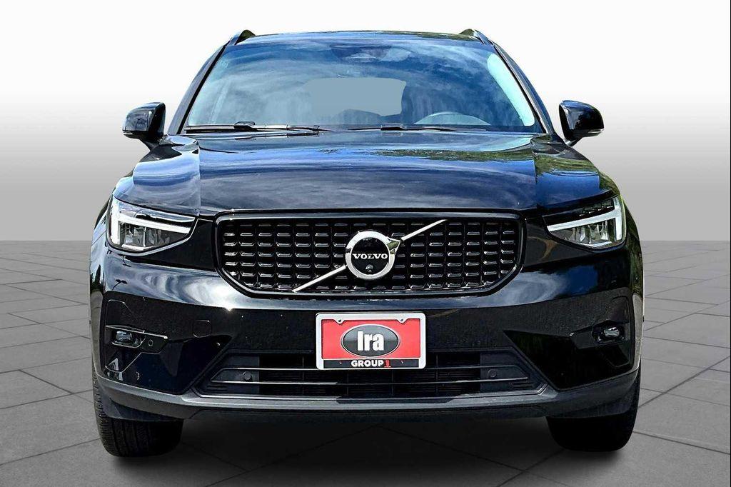 used 2025 Volvo XC40 car, priced at $33,900