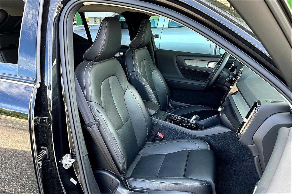 used 2025 Volvo XC40 car, priced at $33,900