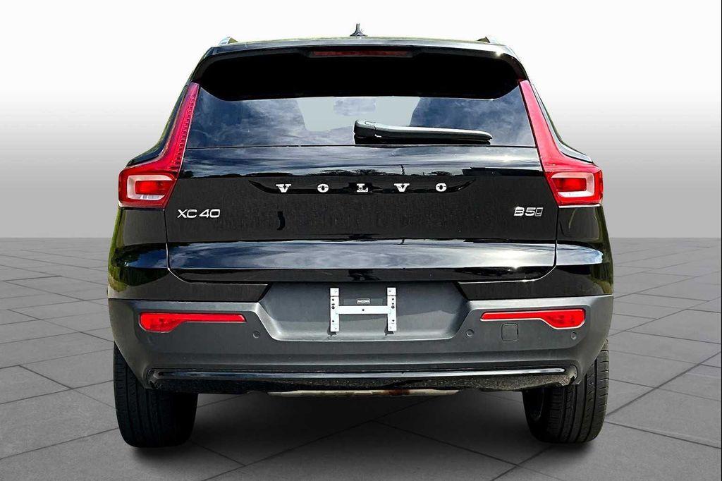 used 2025 Volvo XC40 car, priced at $33,900