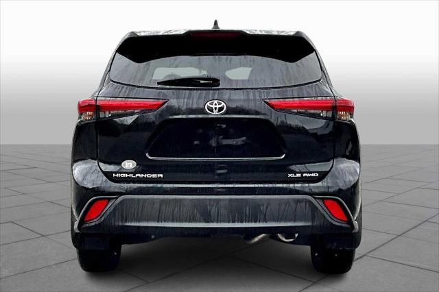 used 2022 Toyota Highlander car, priced at $41,900
