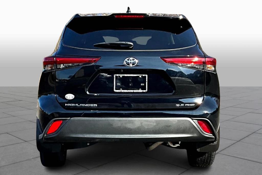 used 2021 Toyota Highlander car, priced at $34,557