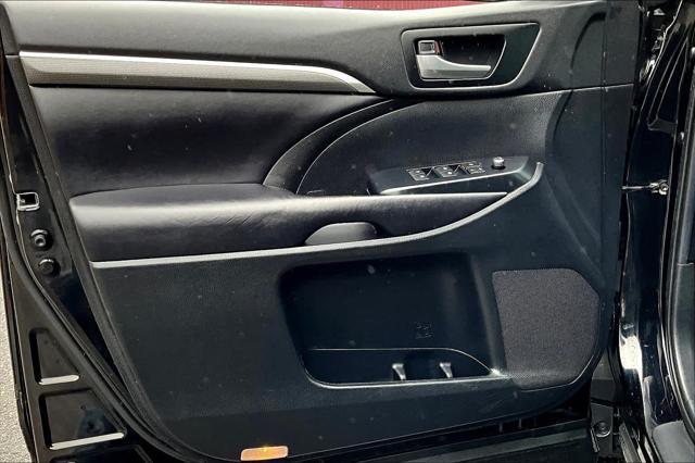 used 2019 Toyota Highlander car, priced at $28,307