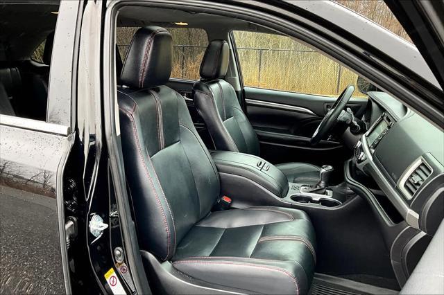 used 2019 Toyota Highlander car, priced at $28,307