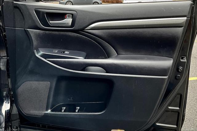 used 2019 Toyota Highlander car, priced at $28,307