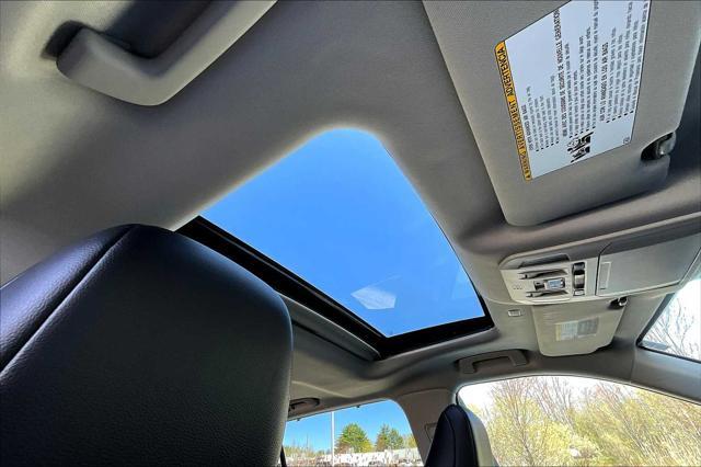 used 2022 Toyota Highlander car, priced at $39,990