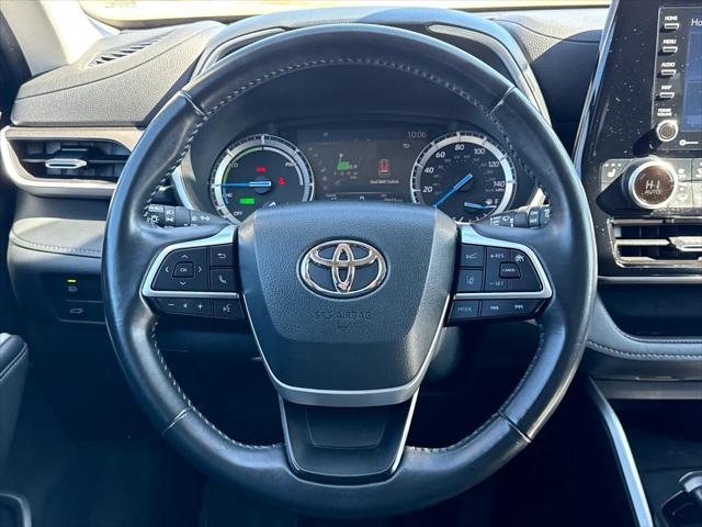 used 2022 Toyota Highlander Hybrid car, priced at $43,500