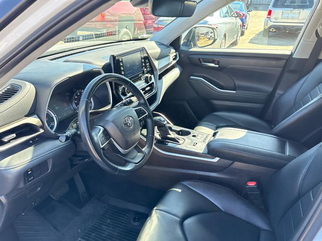 used 2022 Toyota Highlander Hybrid car, priced at $43,500