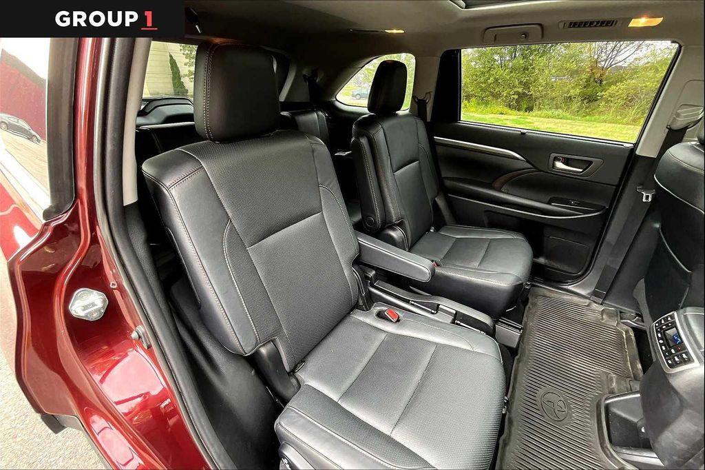 used 2019 Toyota Highlander car, priced at $32,992