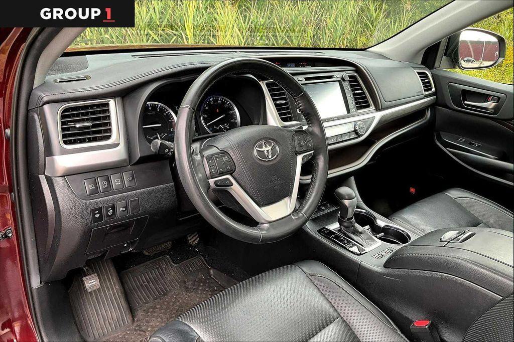 used 2019 Toyota Highlander car, priced at $32,992