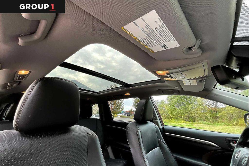 used 2019 Toyota Highlander car, priced at $32,992