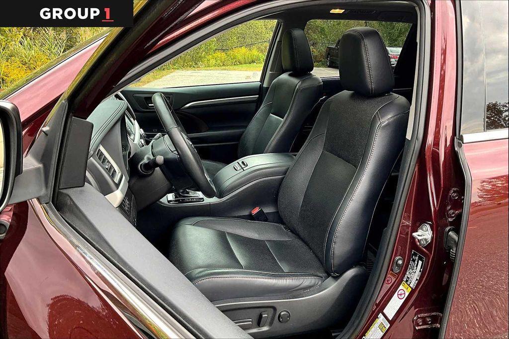 used 2019 Toyota Highlander car, priced at $32,992