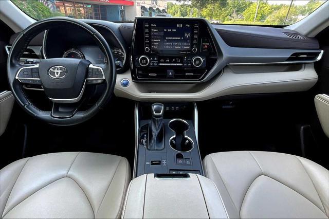 used 2022 Toyota Highlander Hybrid car, priced at $38,900