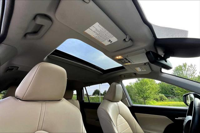used 2022 Toyota Highlander Hybrid car, priced at $38,900