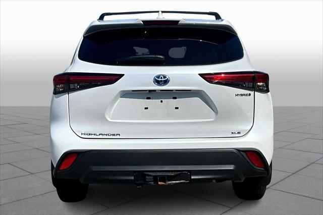 used 2022 Toyota Highlander Hybrid car, priced at $38,900