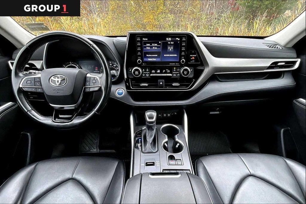 used 2021 Toyota Highlander Hybrid car, priced at $29,991
