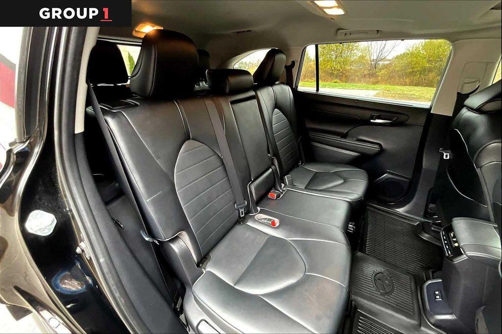 used 2021 Toyota Highlander Hybrid car, priced at $29,991